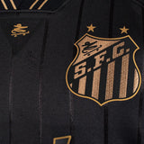 Camisa Santos Charlie Brown Jr. 2024 - Torcedor Preta e Dourada